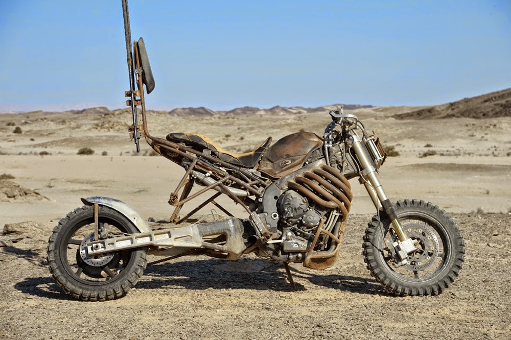 Fury-Road-Motorcycle-9