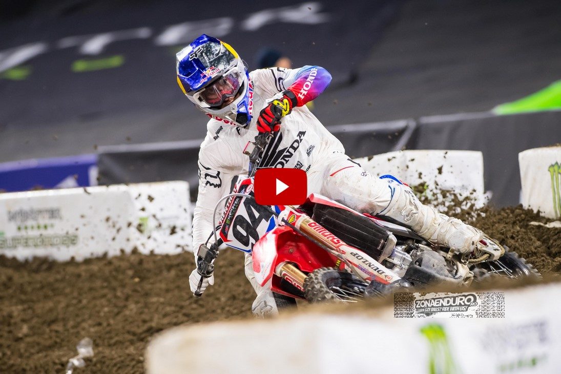 VIDEO. Monster Energy SuperCross A1 450&250 Main Event