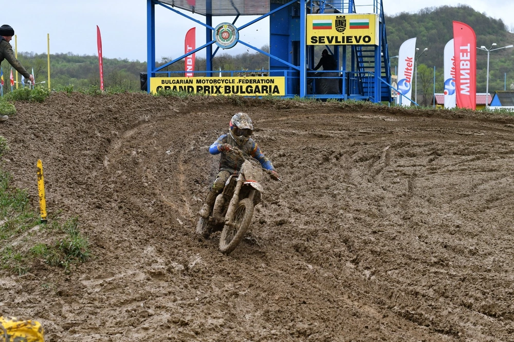 Topcross Tcs Ktm Racing Team Zonaenduro Podium Pentru Sami Dumitru Și Ioan Chiujdea Pe Circuitul De La Sevlievo In Campionatul European De Motocross