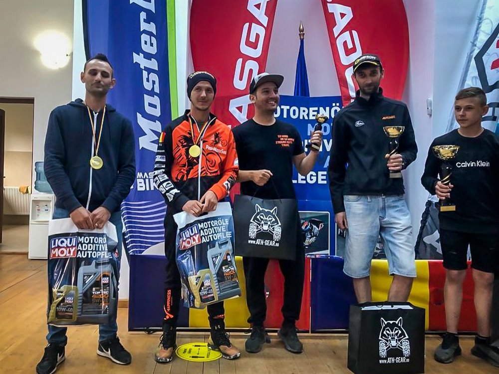 Podium Enduro Heniu 2022 Hobby Zonaenduro Enduro Heniu 2022 – Jozsa Norbert Levente, Cel Mai Rapid Pilot Din Muntii Bargaului