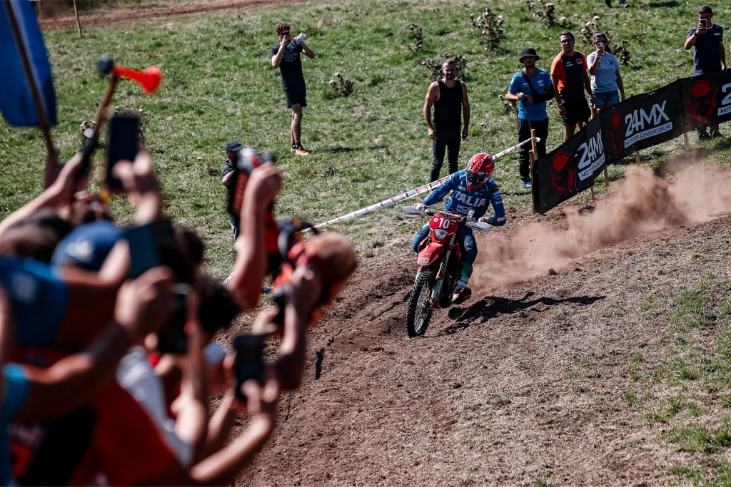 Wt Day2 Isde 1 Zonaenduro Great Britain Fight Back To Win World Trophy Competition On Day Two Of Fim Isde
