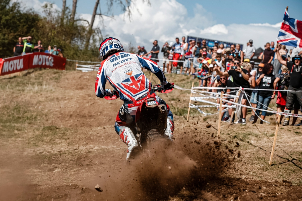 Wt Day2 Isde 3 Zonaenduro Great Britain Fight Back To Win World Trophy Competition On Day Two Of Fim Isde