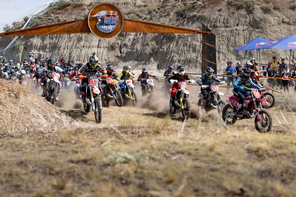 Roman and Lettenbichler go head-to-head! FIM Hard Enduro Heads To Canada For Red Bull Outliers.