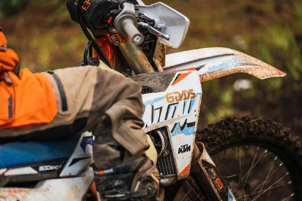 519350 My24 Ktm 300 Exc Sixdays Sixdays 02 Static Zonaenduro 2024 Ktm Exc Sixdays Range. What'S New... And The Price, The Price...