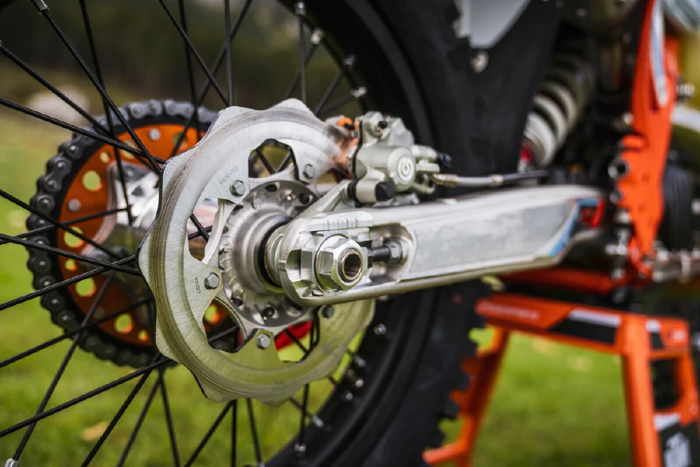 519402 My24 Ktm 300 Exc Sixdays Detail Exc Six Days Range 03 Parts Details Zonaenduro 2024 Ktm Exc Sixdays Range. What'S New... And The Price, The Price...