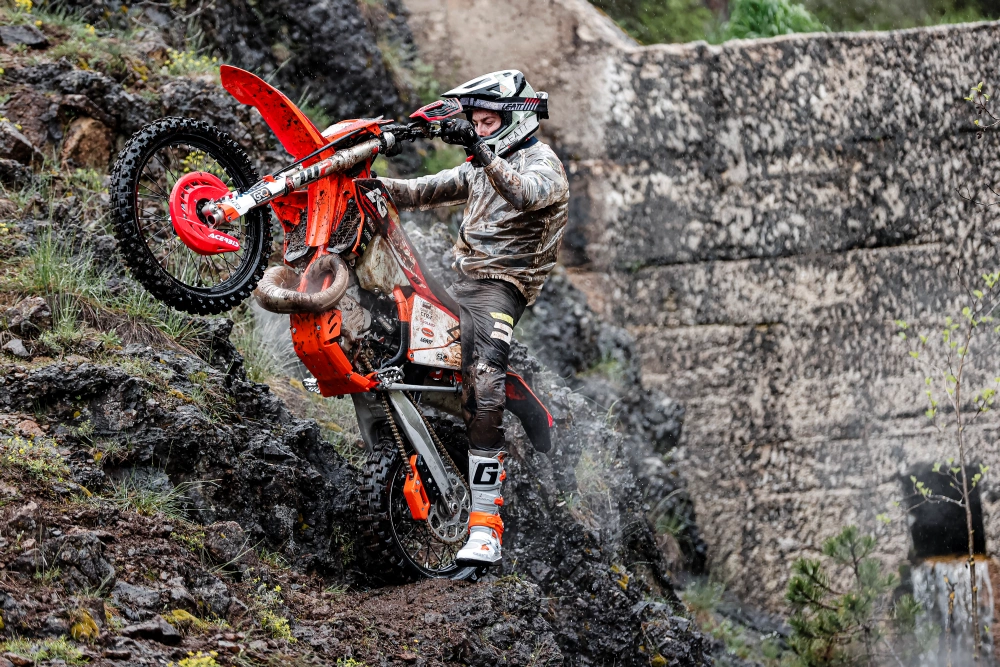 Hewc 2023 Rnd1 Xross 05501 Zonaenduro Manuel Lettenbichler Excelled In The Mud To Win Day1 In Serbia. Billy Bolt Got A 43Min Penalty!