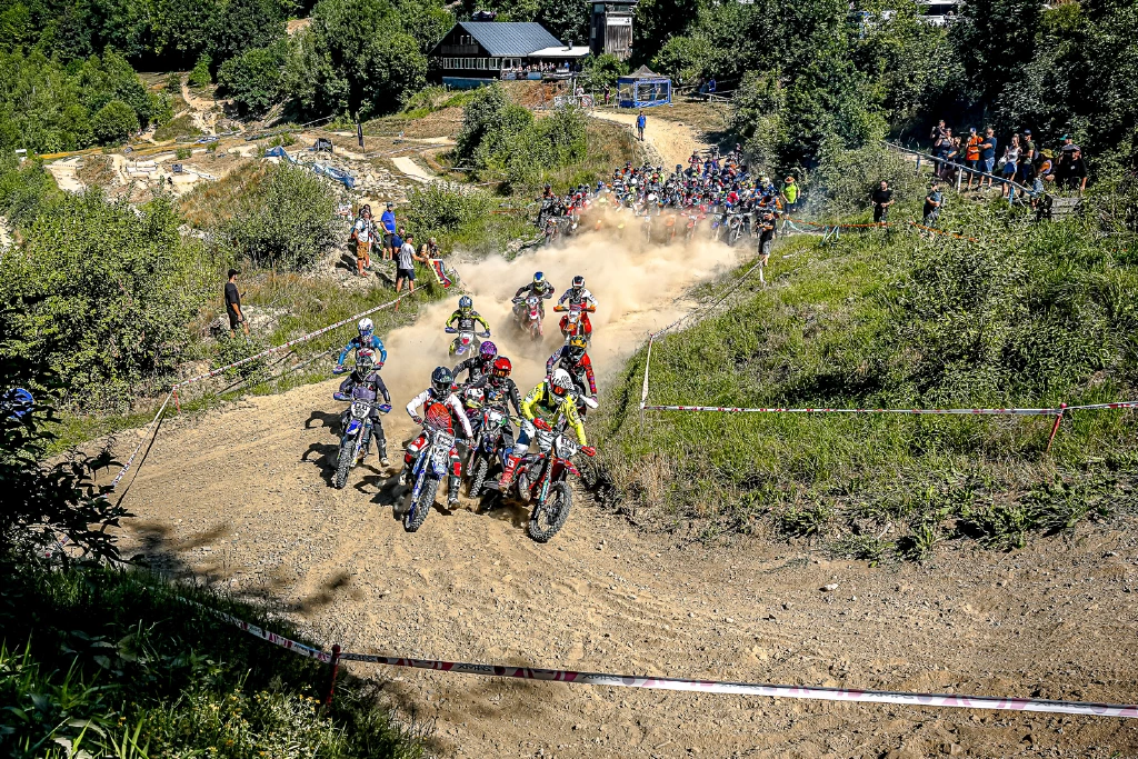 Start FotoMichel238pic ZonaEnduro Romania Felix Bähker takes an impressive win at "Hexenkessel". RD.4 of DOWATEK HardEnduroSeries Germany
