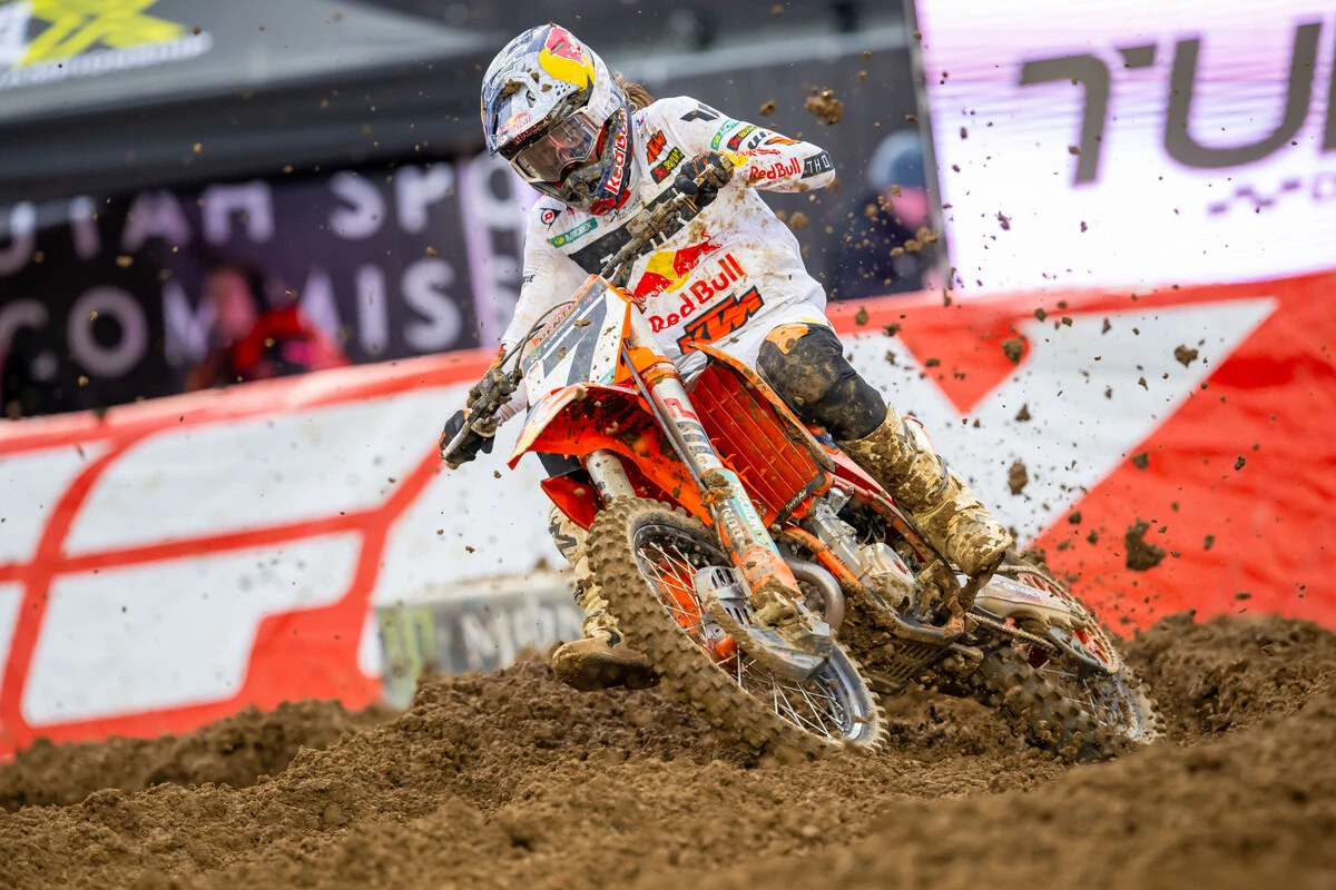 679836 Aaron Plessinger KTM SX Philadelphia 12042025 031 13th Rnd. Supercross 2025 Philadelphia PA East West Zona Enduro Chase Sexton Takes Giant Win at East Rutherford Supercross!