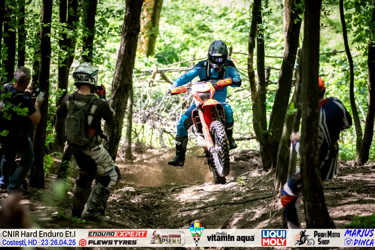 David Cyprian Takes Command on Day 1 at Hard Enduro Arsenal – Norbi Trails by 2 Minutes! Ott in the Mix!