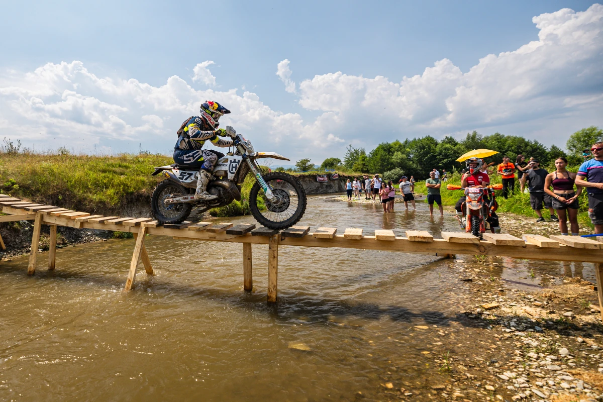 Billy Bolt Red Bull Romaniacs 2025 Zona Enduro VIDEO. Bolt wins DAY3. Kabakchiev injured. Mani's keeping the flawless ride! Red Bull Romaniacs