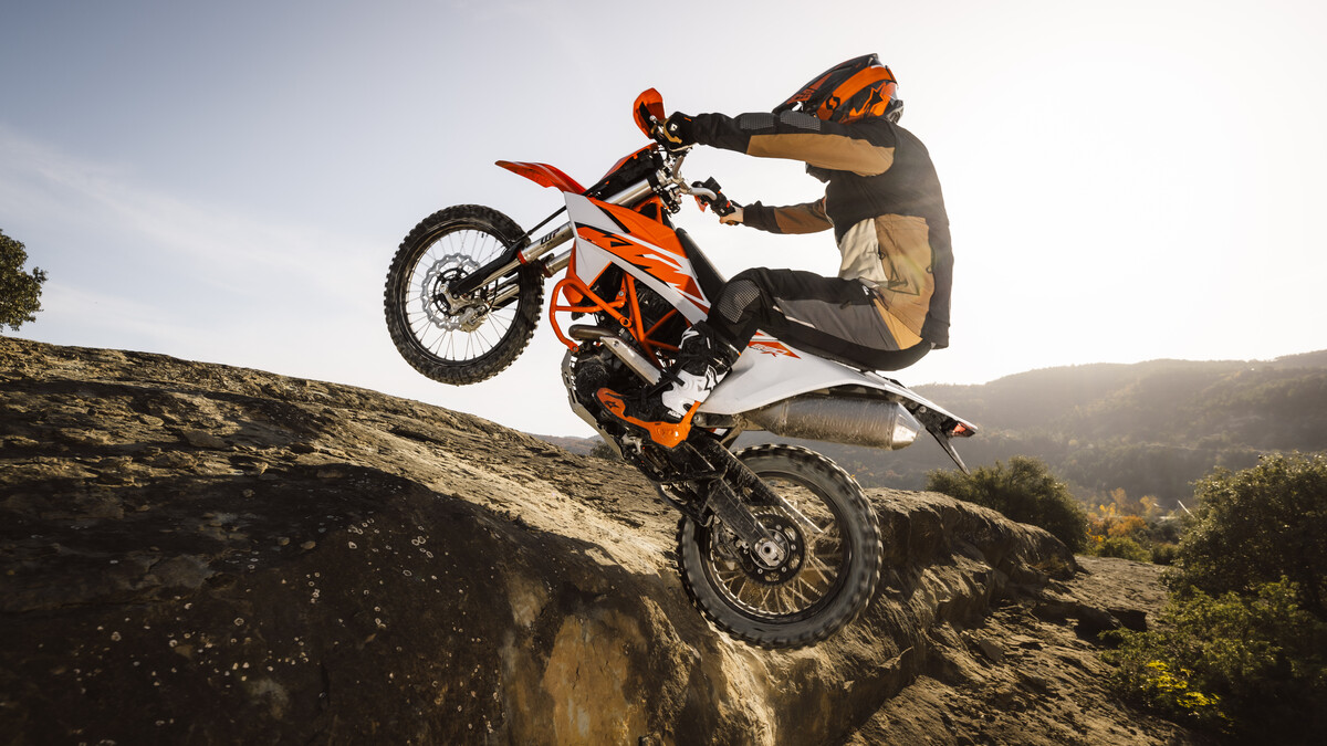 2026 KTM 690 SMC R & 690 ENDURO R-1