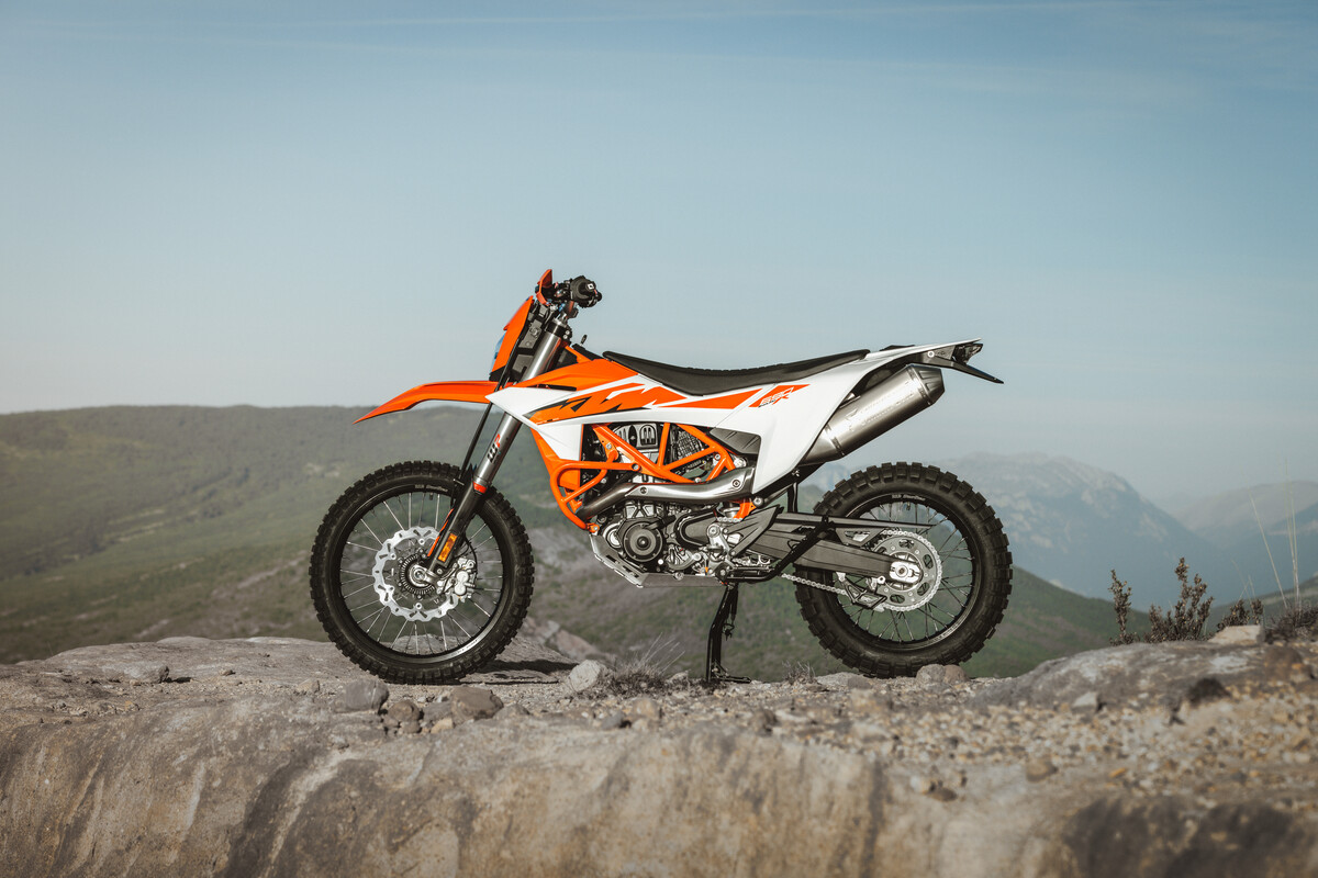 2026 KTM 690 SMC R 690 ENDURO R 8 2026 KTM 690 ENDURO R - All Terrain. All The Time.