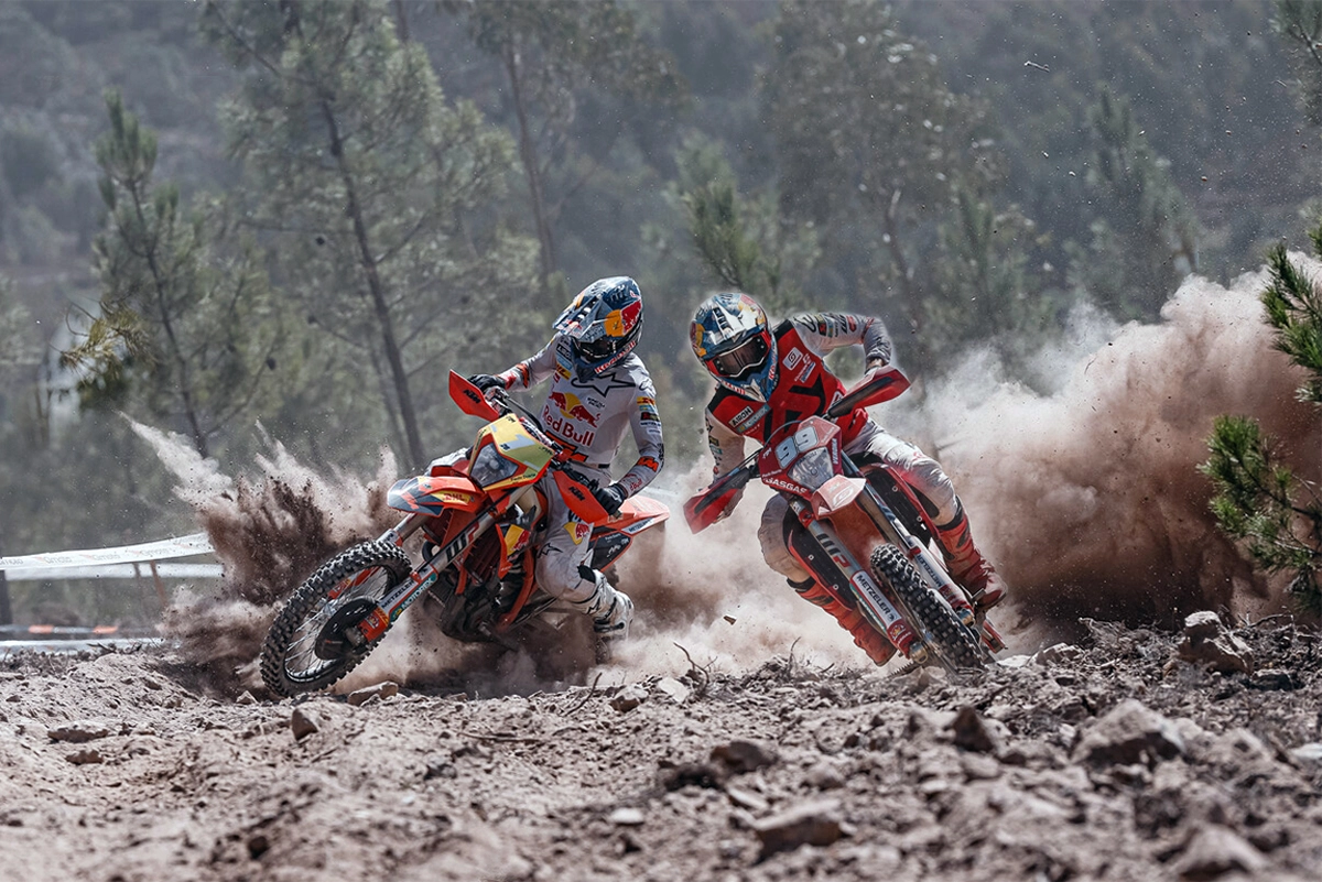 Josep Garcia vs Andrea Verona Zona Enduro Verona Strikes Back on Day Two, Garcia Holds the Championship Lead. EnduroGP Portugal 2025
