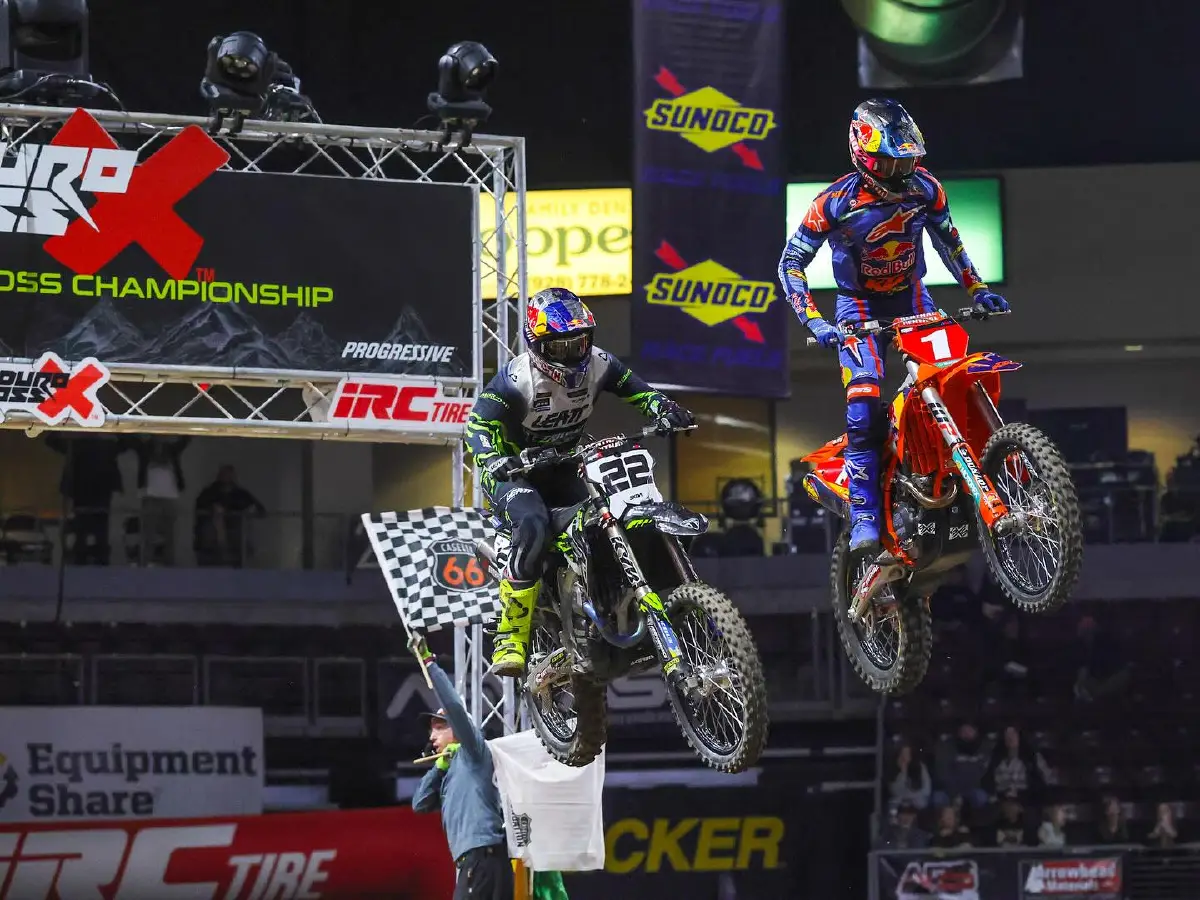 Jonny Walker vs Trystan Hart EnduroCross 2026 zonaenduro Jonny Walker Wins Thrilling EnduroCross Season Opener!