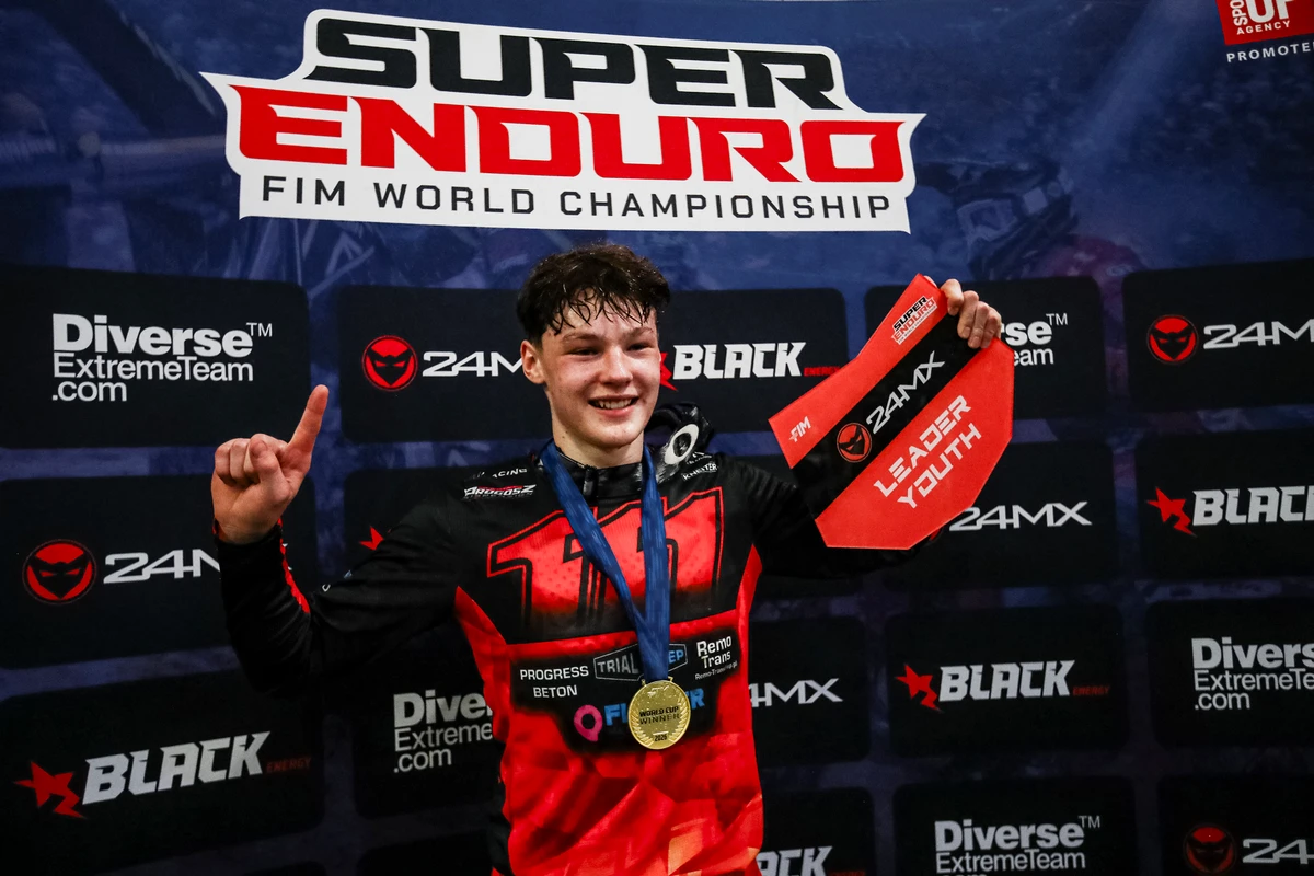 24Mx Leader Plate Youth Walczak Zona Enduro Toby Shaw Crowned Junior World Champion As Wojtek Walczak Took The Youth Superenduro Title. Eric Miquel Secures Europe Cup Series.