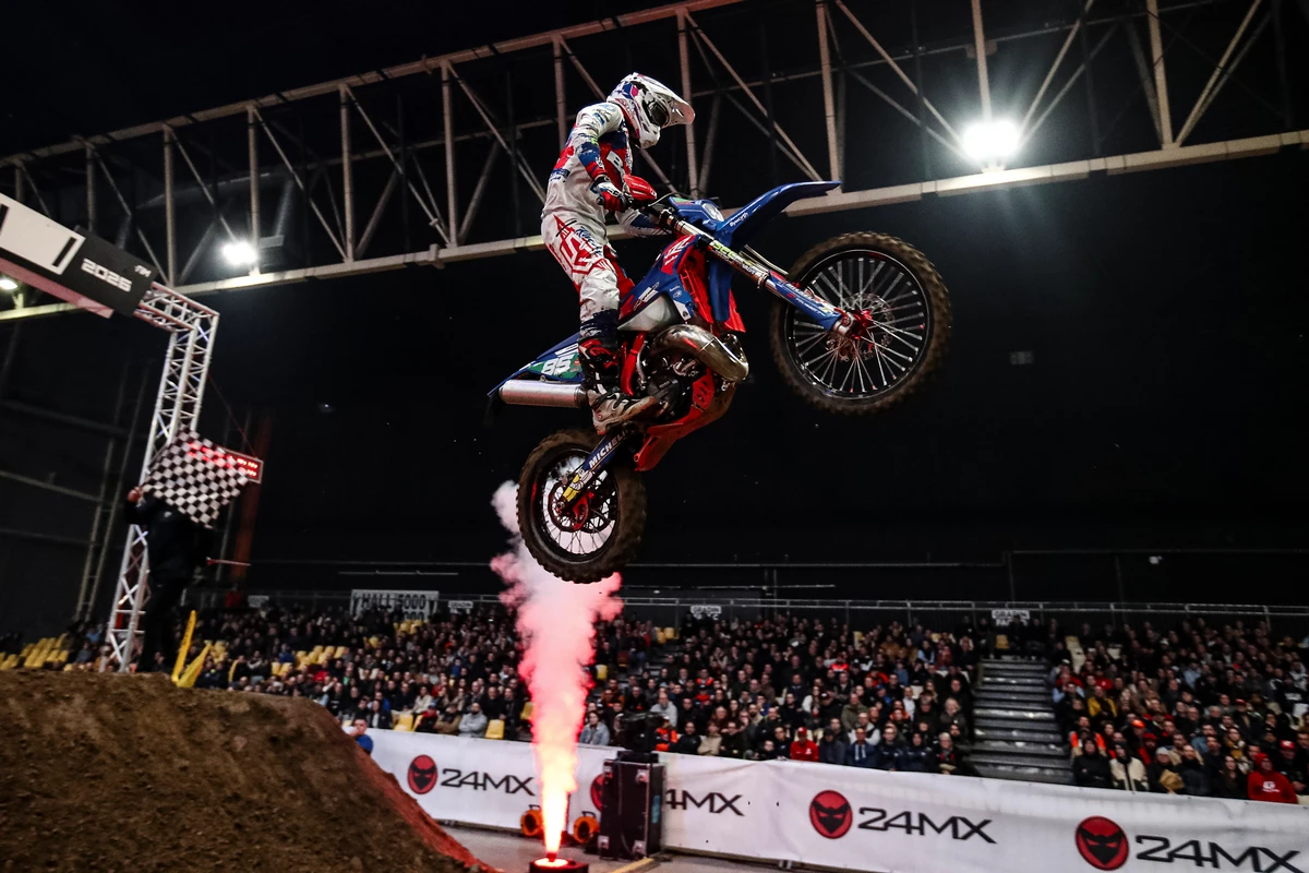 Fraiser Lampkin Zona Enduro Toby Shaw Crowned Junior World Champion As Wojtek Walczak Took The Youth Superenduro Title. Eric Miquel Secures Europe Cup Series.