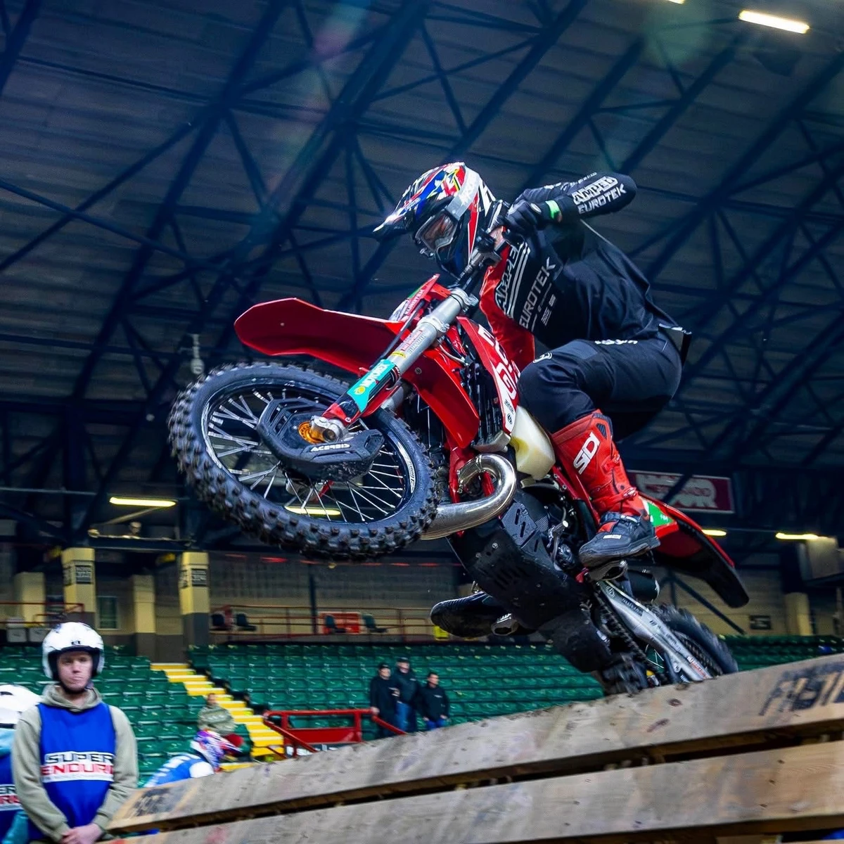 Toby Shaw 2 Zona Enduro Toby Shaw Crowned Fim Junior Superenduro World Champion