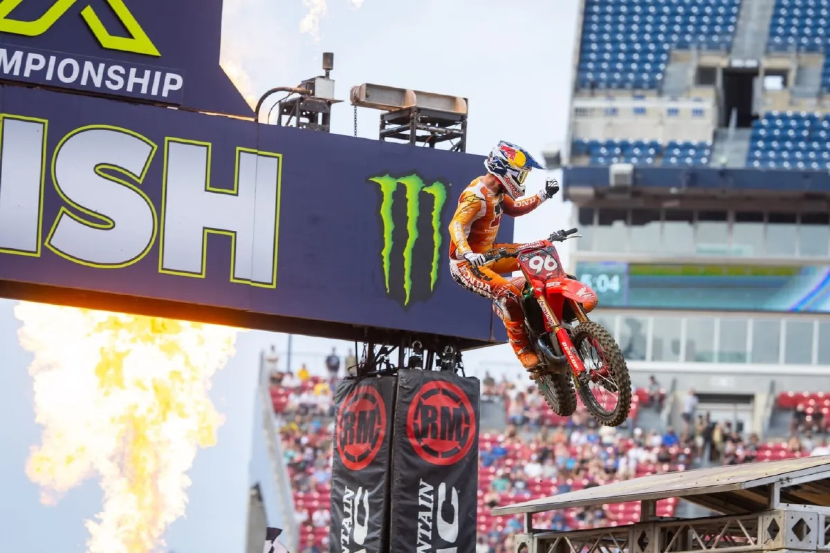 Al6 5864C 1536X1024 Zonaenduro Hunter Lawrence Takes Control In Nashville As 450Sx Title Fight Turns