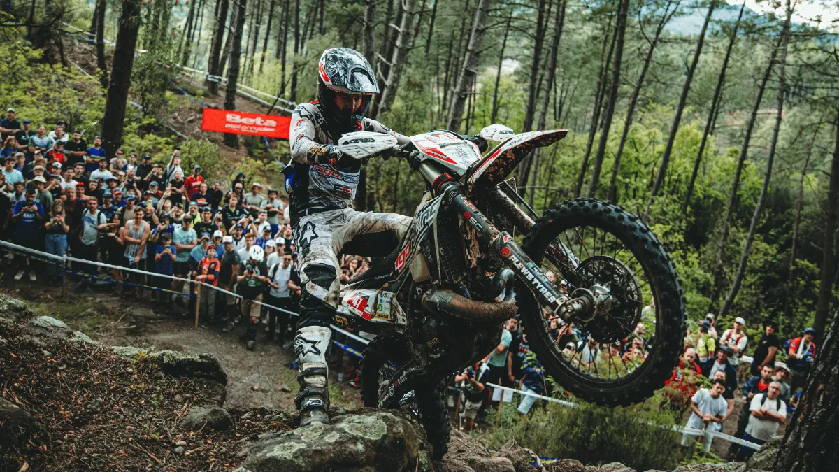 Plews Tyres Alestrem Hard Enduro 2026 Zonaenduro Mario Roman Steals The Show At The Final 24Mx Alestrem Hillclimb