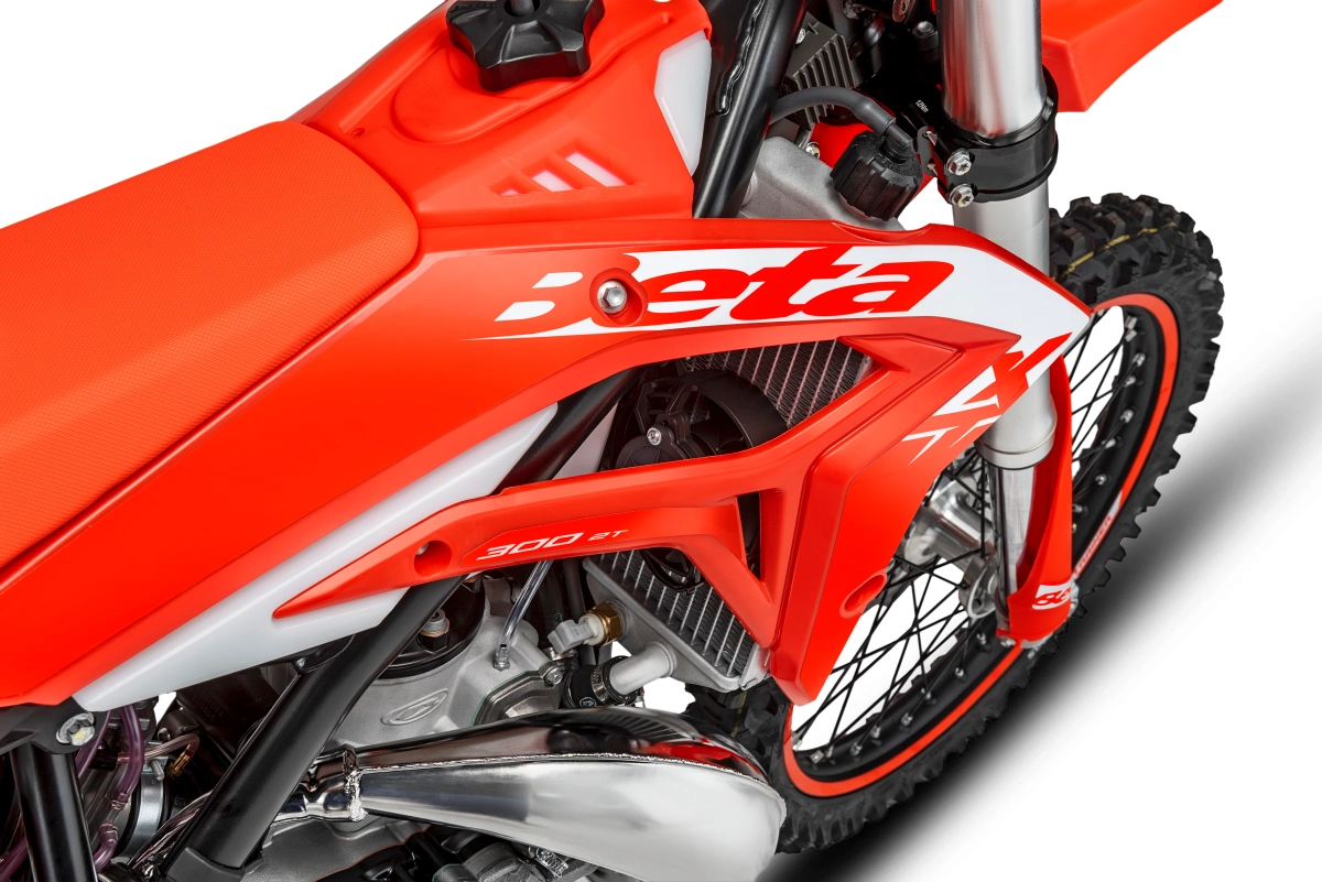 Beta Xtrainer My 2027: New 200 2T Model Joins The Range 12 Cooling Fan New Graphics Zonaenduro Beta Xtrainer My 2027: New 200 2T Model Joins The Range