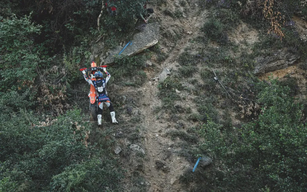 Mani | Lettenbichler | Wins Red Bull Romaniacs Offroad Day 1 As | Kabakchiev | Keeps The Pressure On 1 762773 Manuel Lettenbichler Red Bull Romaniacs 2026 02373 Red Bull Romaniacs 2026 Ro Zona Enduro Mani | Lettenbichler | Wins Red Bull Romaniacs Offroad Day 1 As | Kabakchiev | Keeps The Pressure On