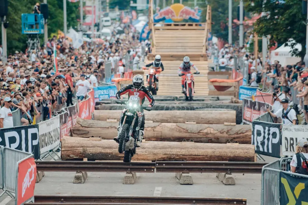 Red Bull | Romaniacs | Is Building A New Discipline: | Hard Adventure Racing | 1 Csm V Tarres Prolog Red Bull Romaniacs Zonaenduro Red Bull | Romaniacs | Is Building A New Discipline: | Hard Adventure Racing |